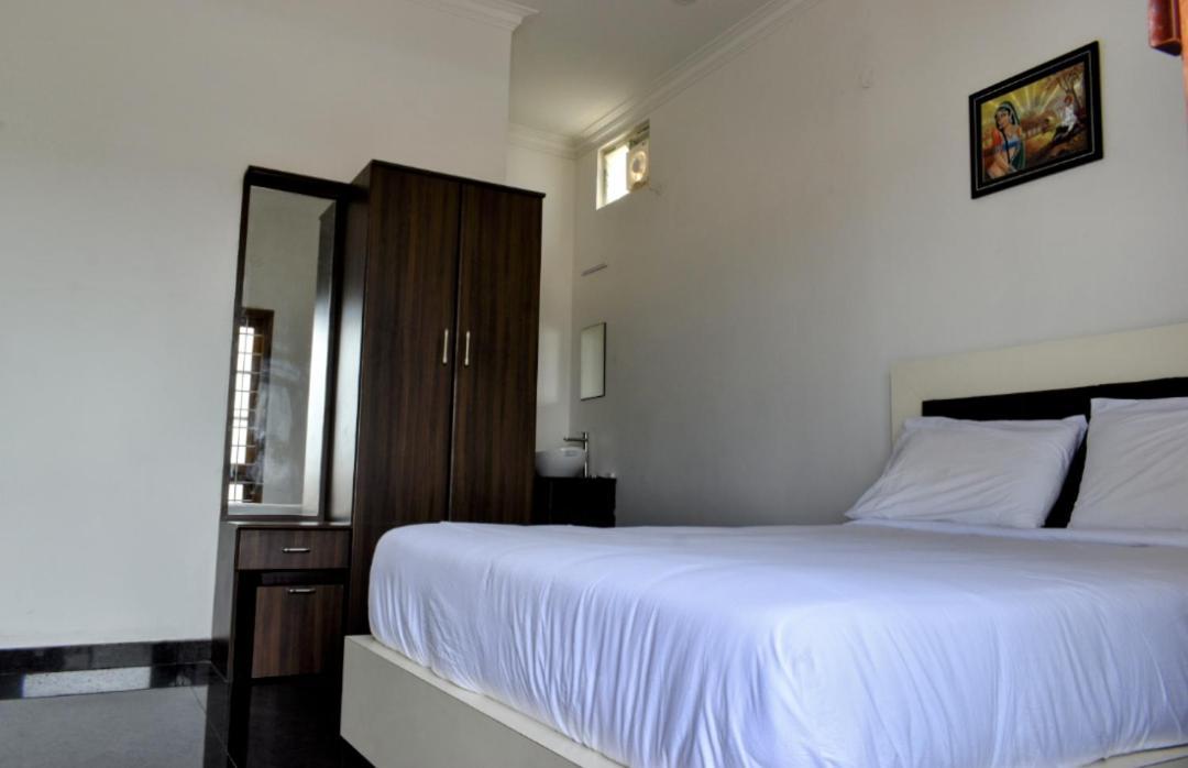Dkv Beach View Bahur Екстер'єр фото